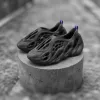Yeezy foam noir : la vision adidas d’une basket sculpturale