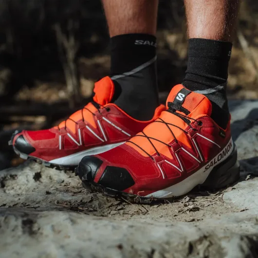 Speedcross Gore-Tex Chaussures Imperméables de Trail pour Homme Protection Anti-intempéries Accroche Agressive Fit précis 44 EU Red Dahlia White Black