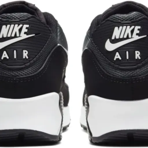 Test Nike Air Max 90 Iron Grey : la basket confort qui reste surtout faite pour la rue