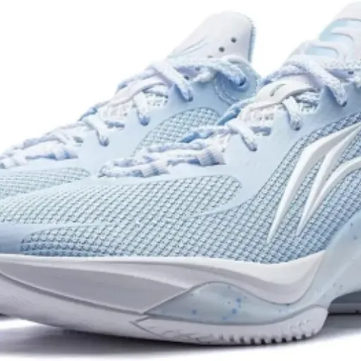 Test Li-Ning Shining (ABPV003) : des baskets de basket légères qui tiennent bien le parquet