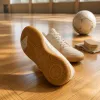 Chaussures de futsal : comment trouver de l'adhérence sur parquet sans sacrifier la réactivité