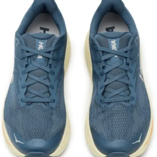 Test Hoka Challenger 8 Wide : la chaussure qui passe de la route aux chemins sans se prendre la tête