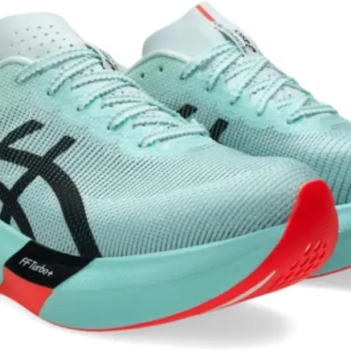 Test Asics Metaspeed Sky 3 : des chaussures taillées pour aller vite, mais pas pour tout le monde