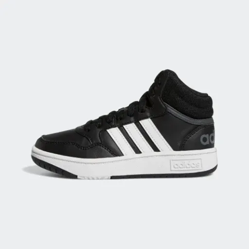 Test Adidas Kids Hoops Mid : des baskets montantes sympas pour le quotidien et le sport